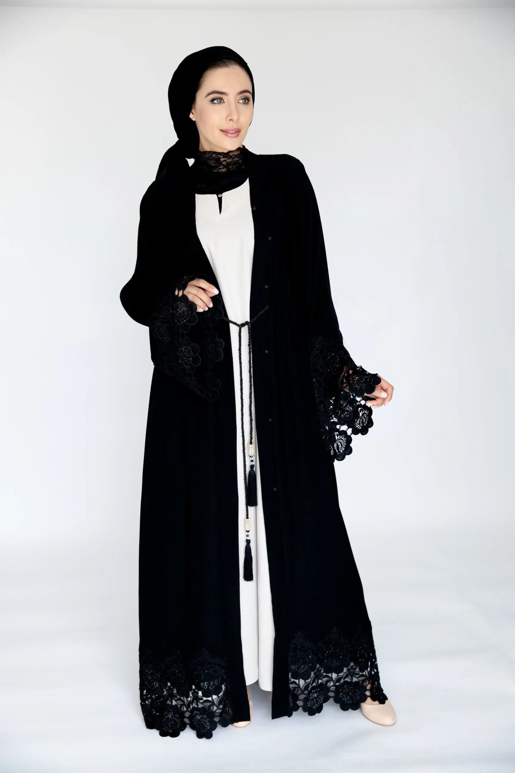 Muna Black Abaya